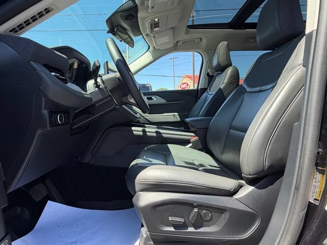 Certified 2025 Ford Explorer Active w/ Active Comfort Package AWD/4WD image 13