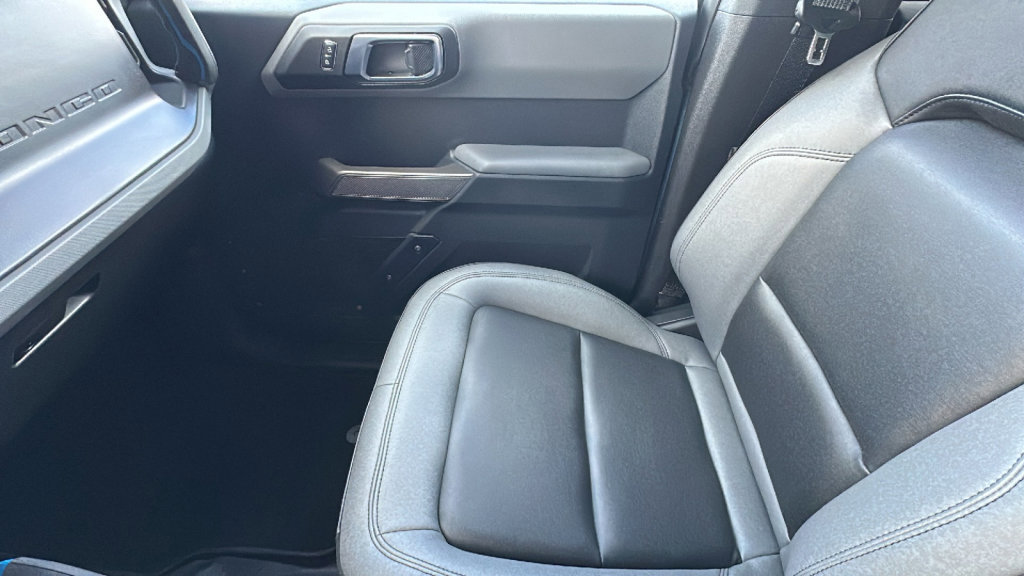 Certified 2023 Ford Bronco Black Diamond w/ Sasquatch Package image 12