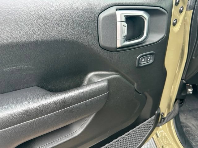 Used 2025 Jeep Wrangler Sport AWD/4WD image 13