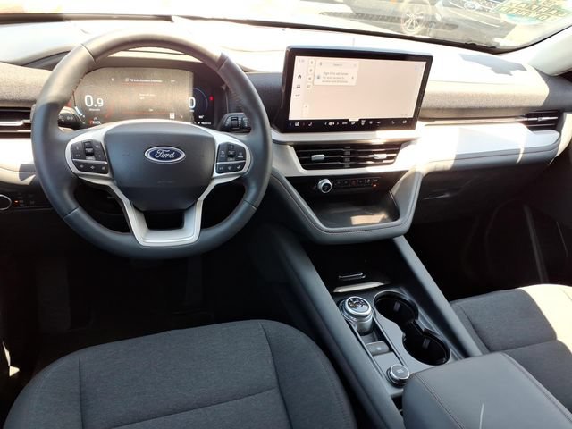 Certified 2025 Ford Explorer Active AWD/4WD image 5
