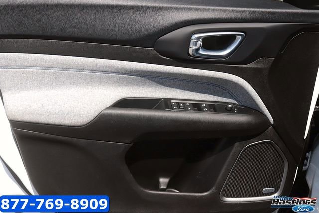 Used 2022 Jeep Compass Latitude w/ Sun and Sound Group FWD image 9