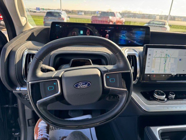 Certified 2025 Ford Expedition Platinum w/ Driver's Package image 16