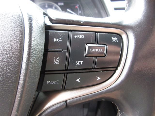 Used 2022 Lexus UX 200 w/ Accessory Package (Z1) image 17