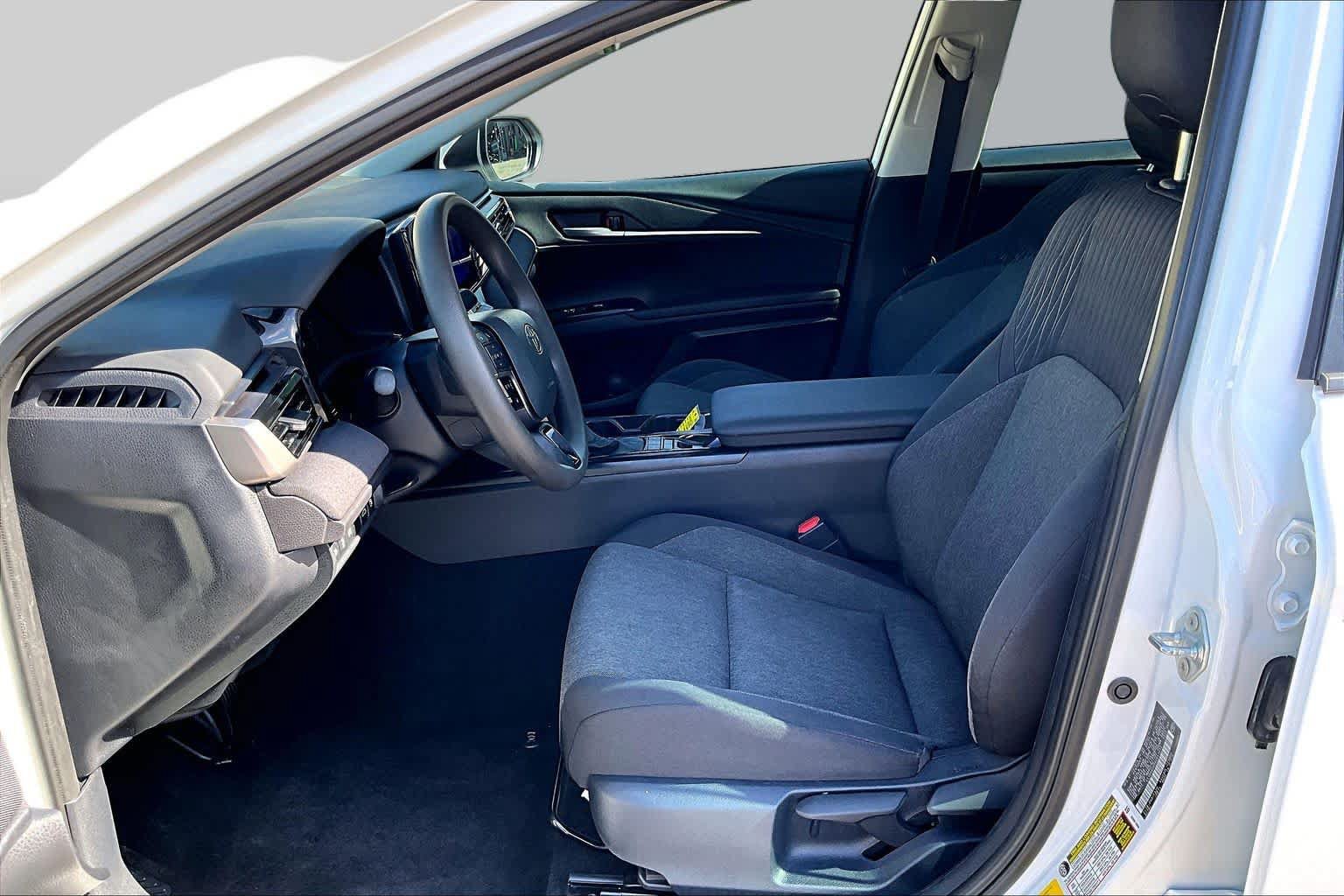 Used 2025 Toyota Camry LE FWD image 8