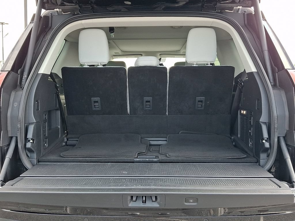 Certified 2025 Ford Expedition Platinum w/ Driver's Package AWD/4WD image 37