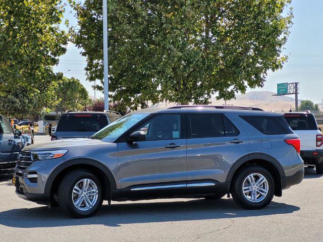 Certified 2022 Ford Explorer XLT w/ Equipment Group 202A AWD/4WD image 7