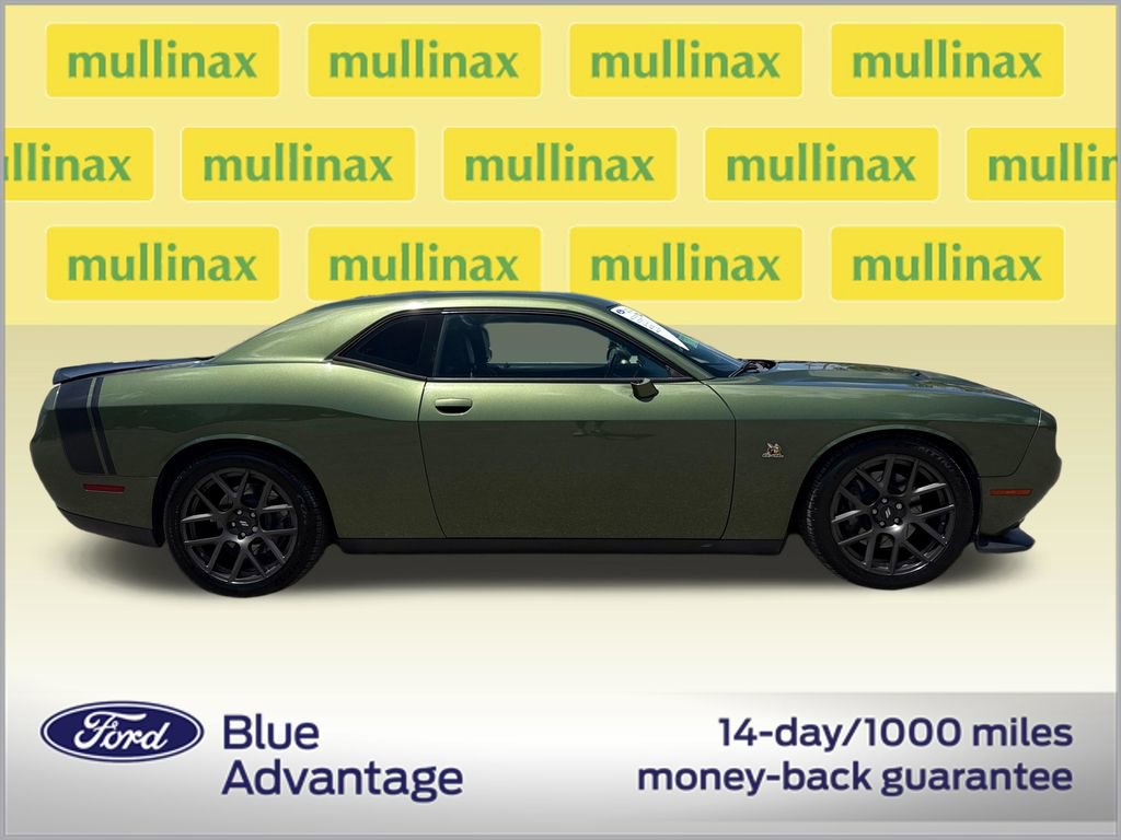 Used 2018 Dodge Challenger R/T Scat Pack w/ Leather Interior Group RWD image 2