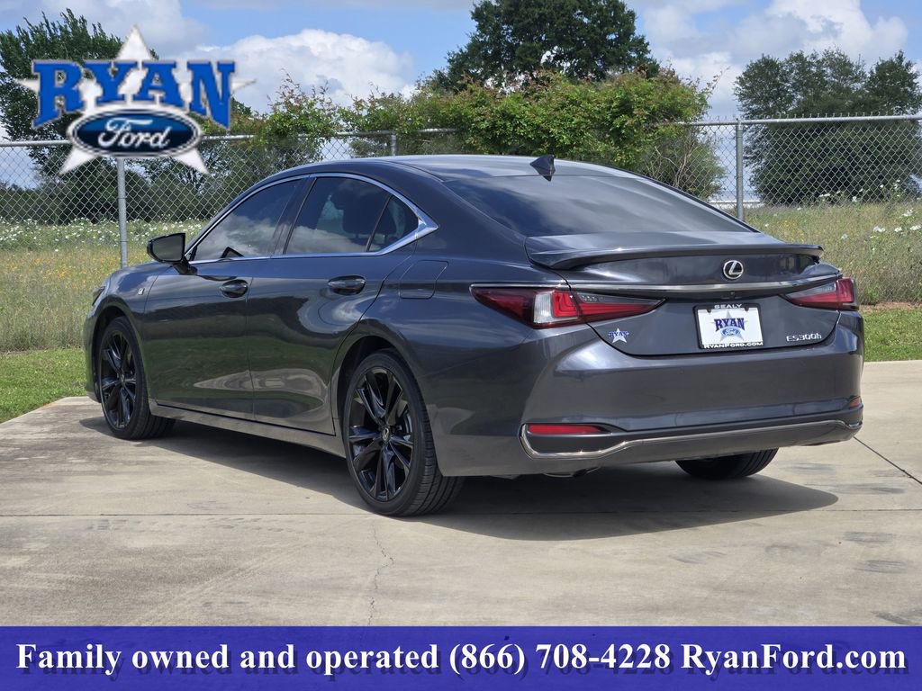 Used 2023 Lexus ES 300h F Sport w/ Accessory Package (Z2) FWD image 2