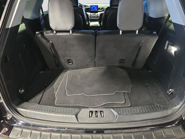 Certified 2022 Ford Explorer XLT w/ Equipment Group 202A AWD/4WD image 4