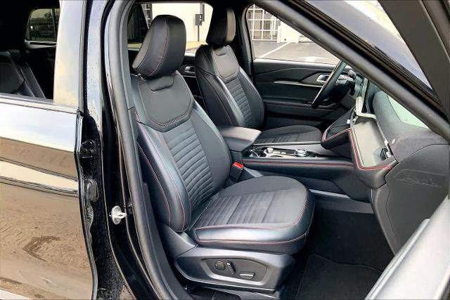 Certified 2025 Ford Explorer ST-Line image 11