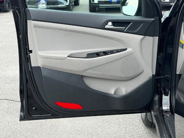 Used 2018 Hyundai Tucson SE w/ Cargo Package AWD/4WD image 9