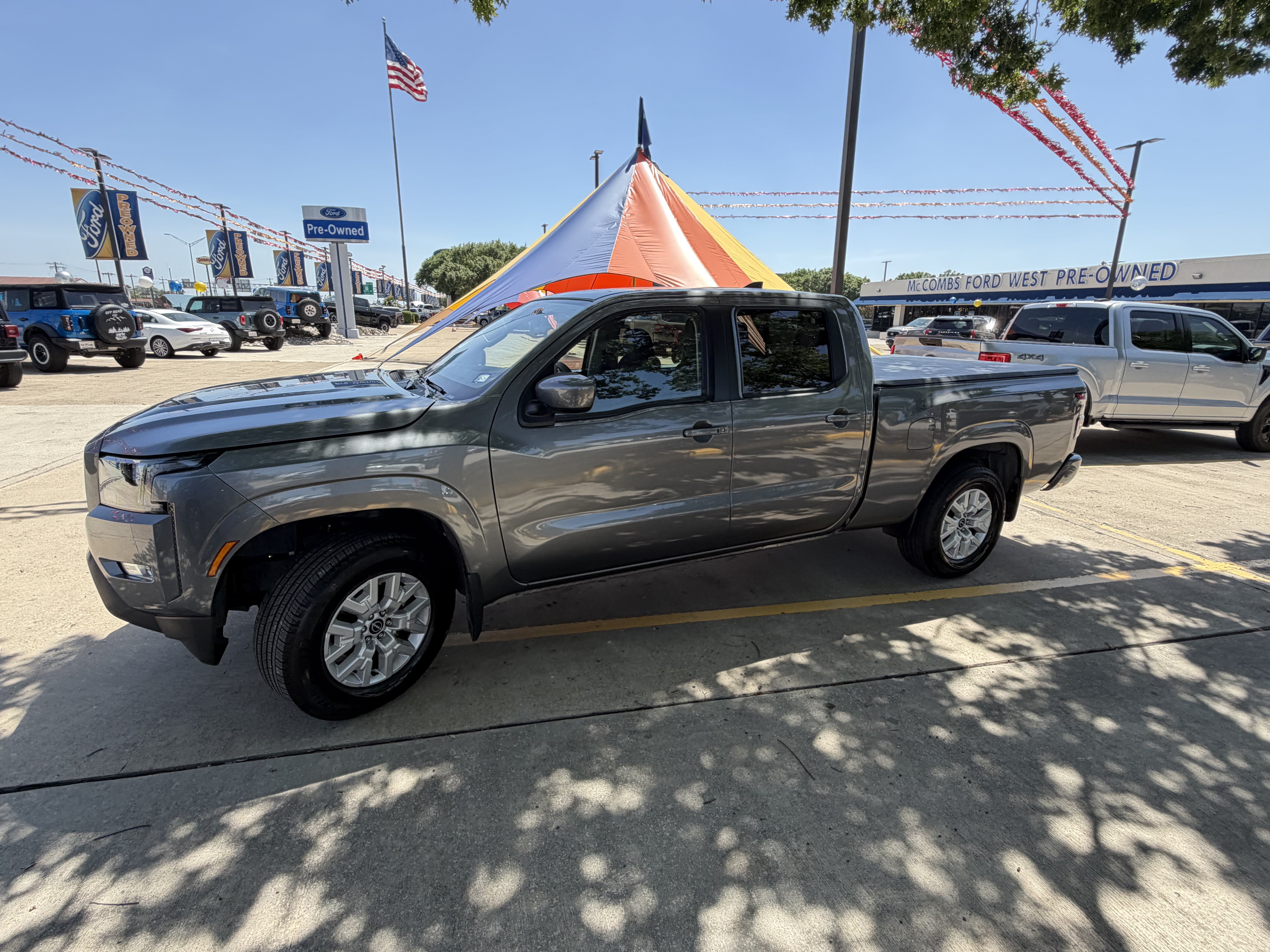 Used 2023 Nissan Frontier SV w/ Technology Package AWD/4WD image 10