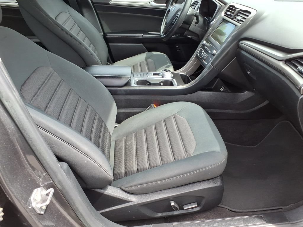 Certified 2019 Ford Fusion SE FWD image 6