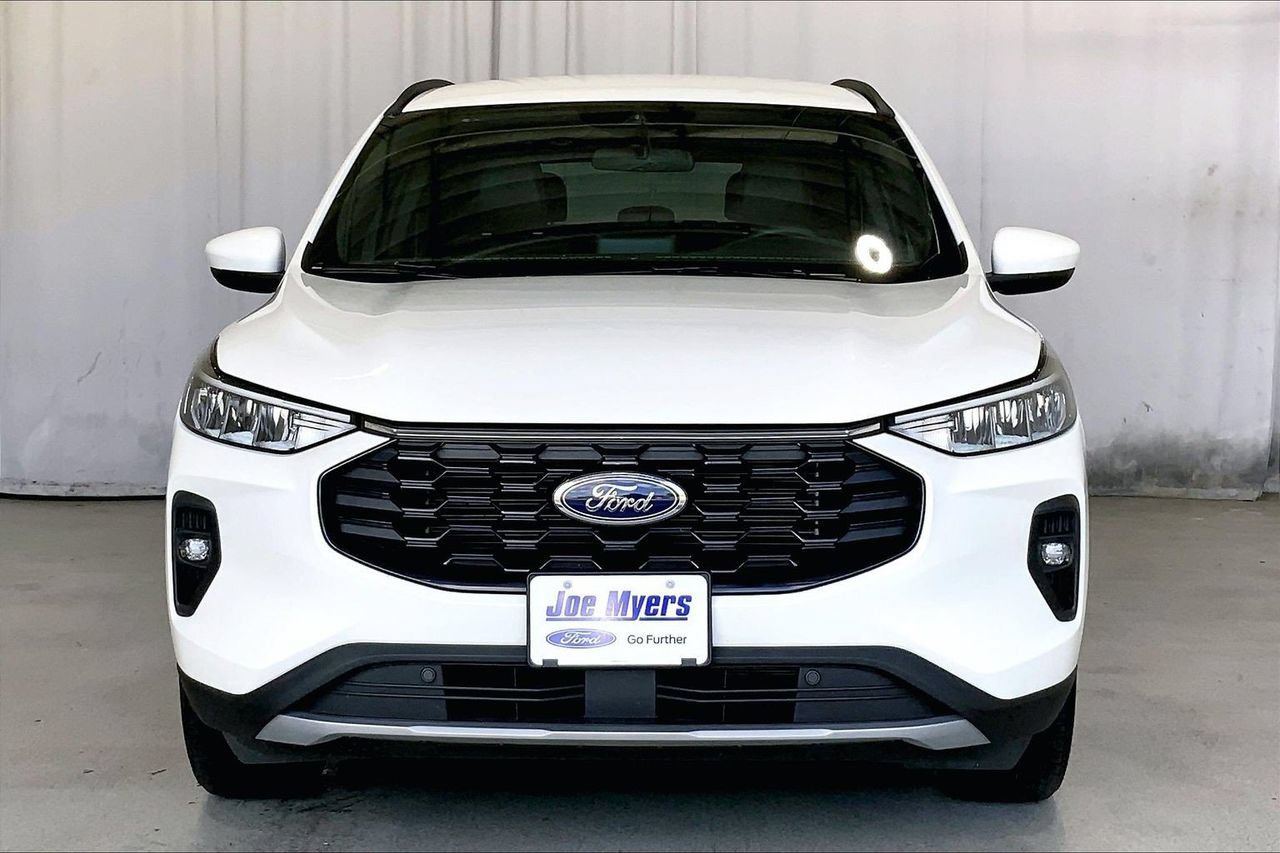 Certified 2026 Ford Escape ST-Line Select AWD/4WD image 2