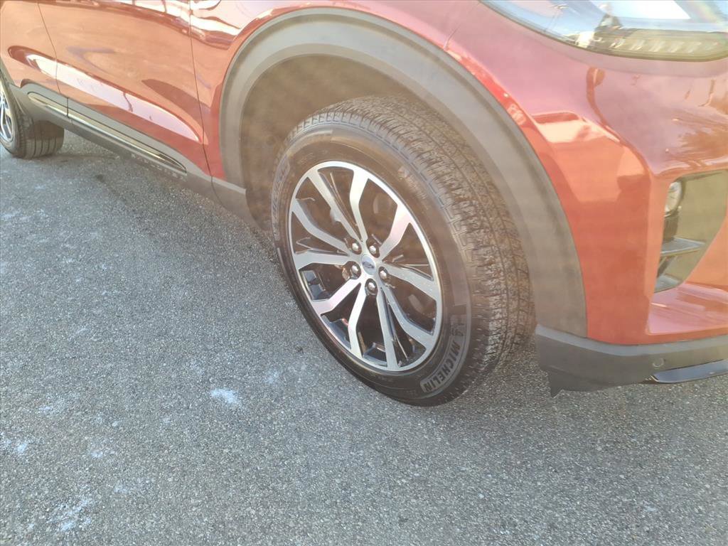 Certified 2025 Ford Explorer ST-Line image 8