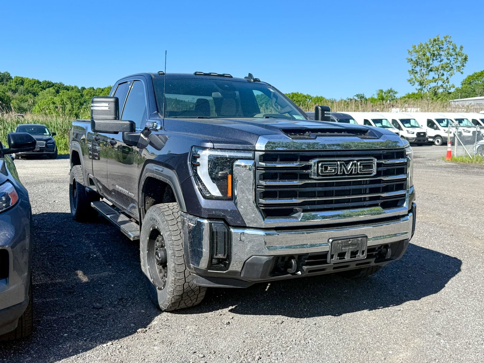 Used 2024 GMC Sierra 2500 SLE w/ SLE Value Package; AWD/4WD image 1