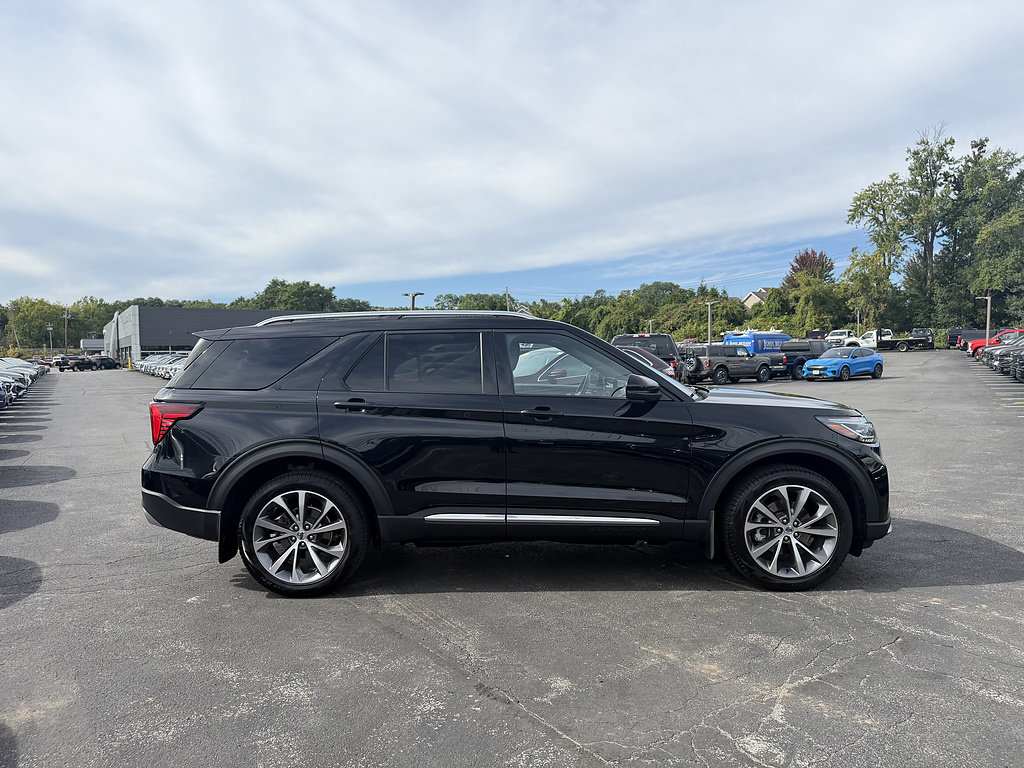 Certified 2025 Ford Explorer Platinum w/ Ultimate Package AWD/4WD image 9