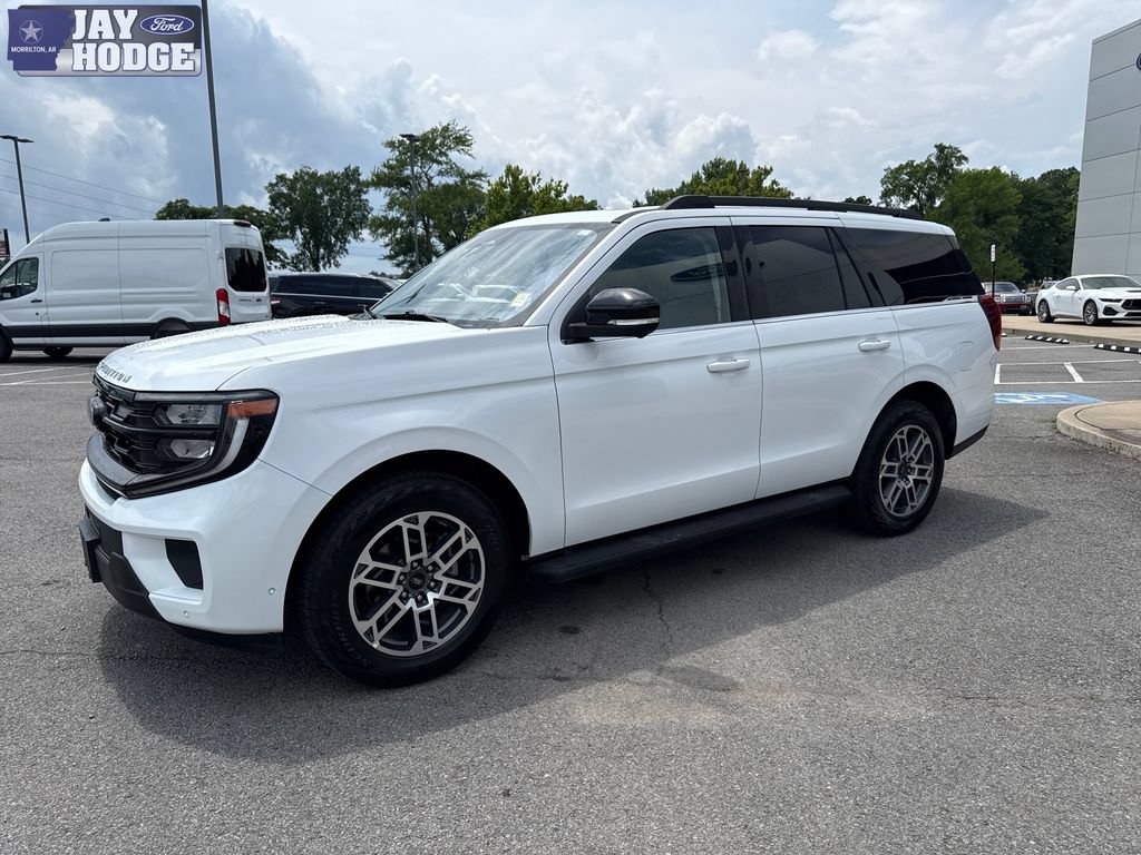 Certified 2025 Ford Expedition Active AWD/4WD image 2