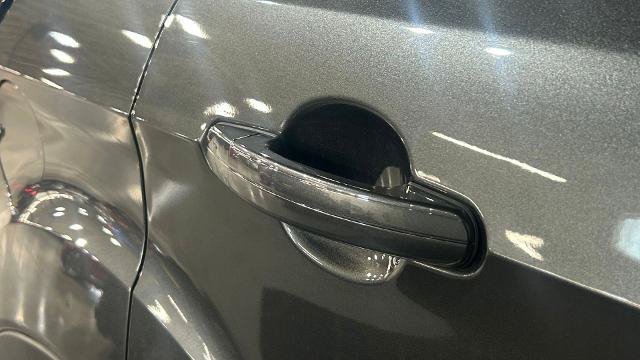 Certified 2018 Ford Escape SE w/ SE Sync 3 Package AWD/4WD image 15