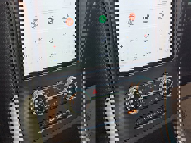 Certified 2023 Ford Edge SE w/ Black Appearance Package image 26