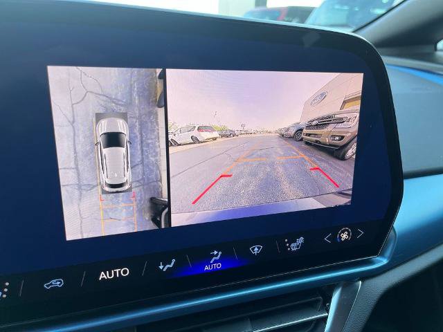 Used 2024 Chevrolet Equinox EV LT FWD image 32