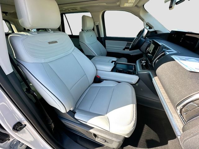 Certified 2025 Ford Expedition Max Platinum w/ Platinum Ultimate Package AWD/4WD image 28
