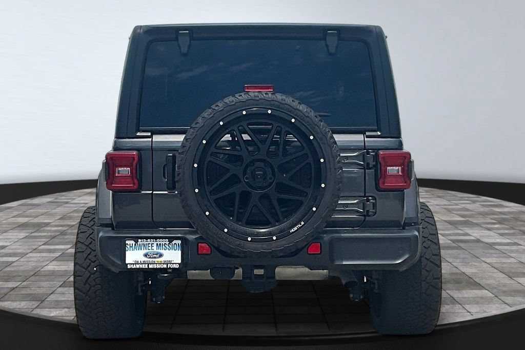 Used 2024 Jeep Wrangler Unlimited Sahara w/ Technology Group AWD/4WD image 5