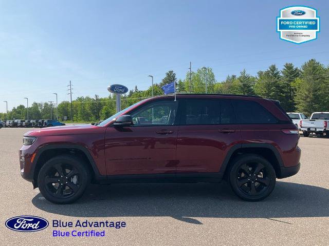 Used 2024 Jeep Grand Cherokee Limited w/ Black Appearance Package AWD/4WD image 26