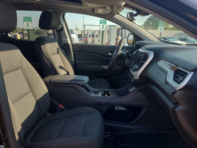Used 2023 GMC Acadia SLE w/ Driver Convenience Package FWD image 21