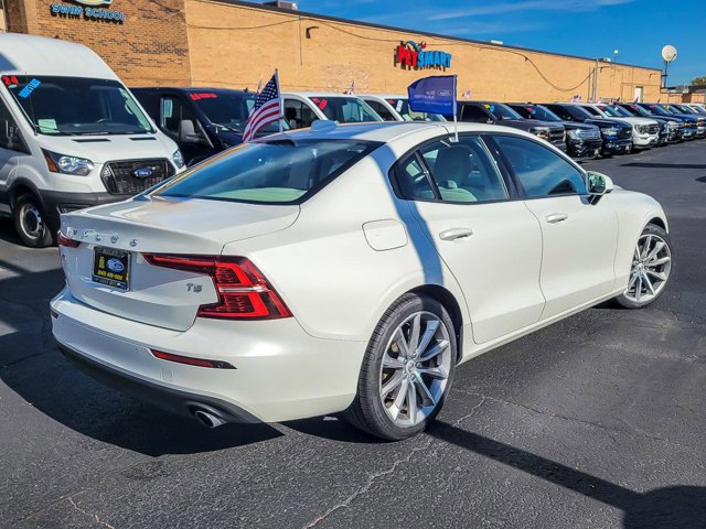 Used 2021 Volvo S60 T5 Momentum image 6