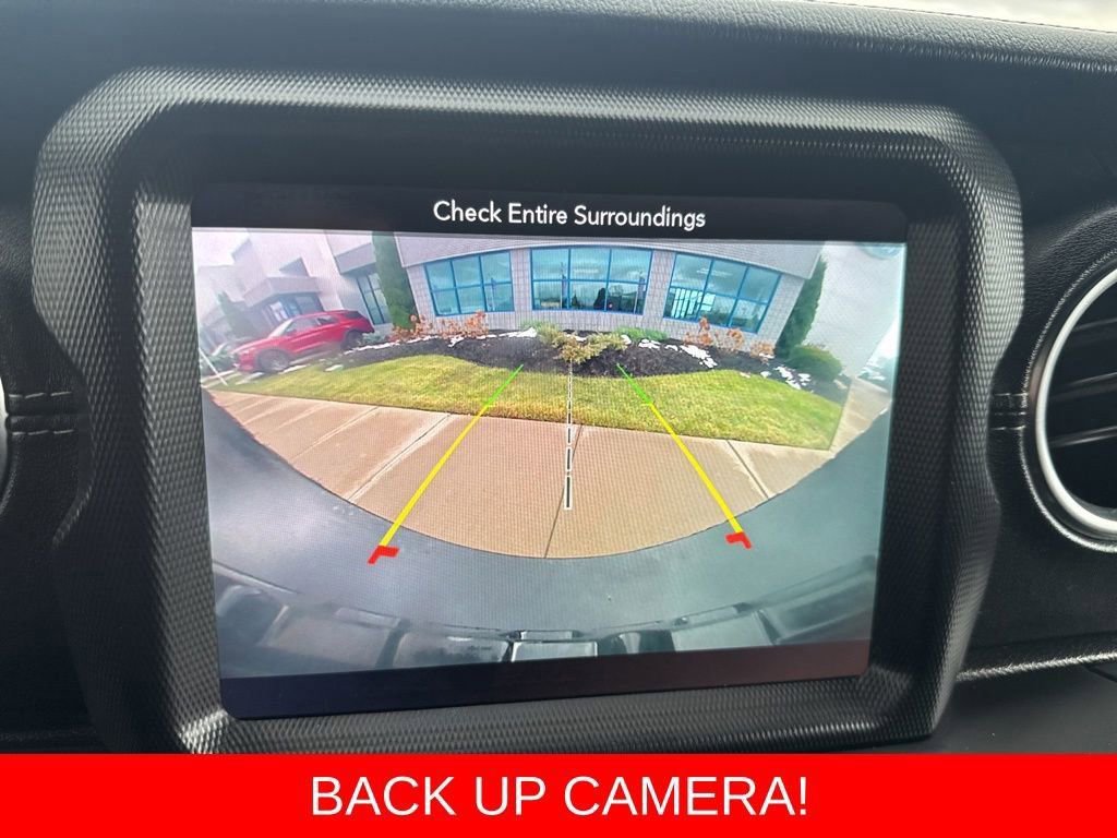 Used 2019 Jeep Wrangler Unlimited Sahara w/ Uconnect 4C Nav & Sound Group image 3