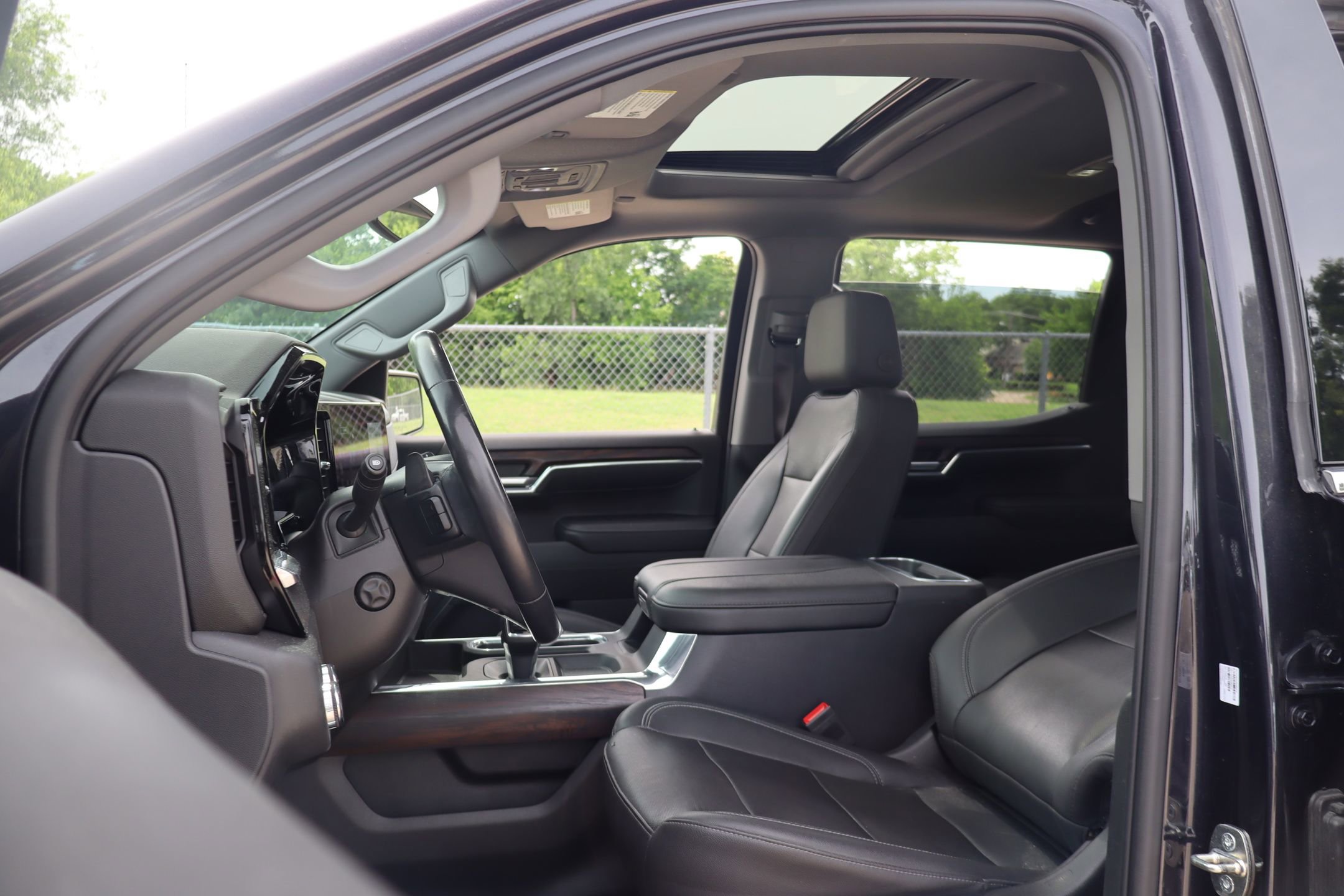 Used 2023 GMC Sierra 1500 SLT RWD image 18