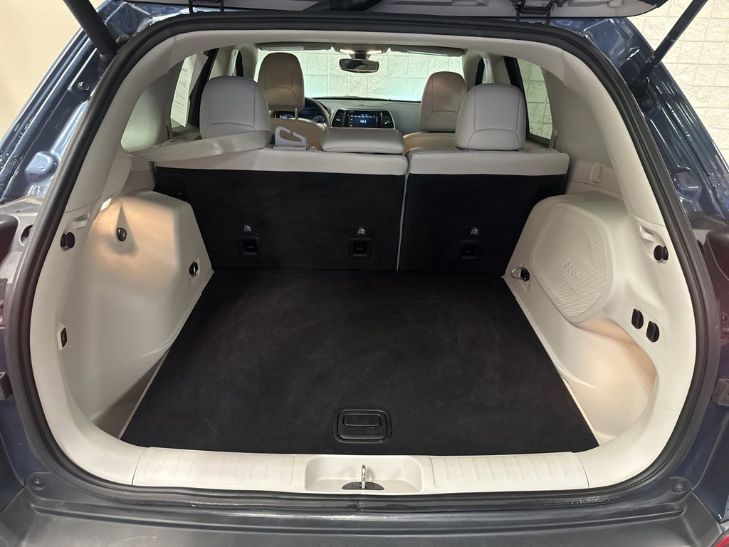 Used 2020 Jeep Cherokee Limited image 8