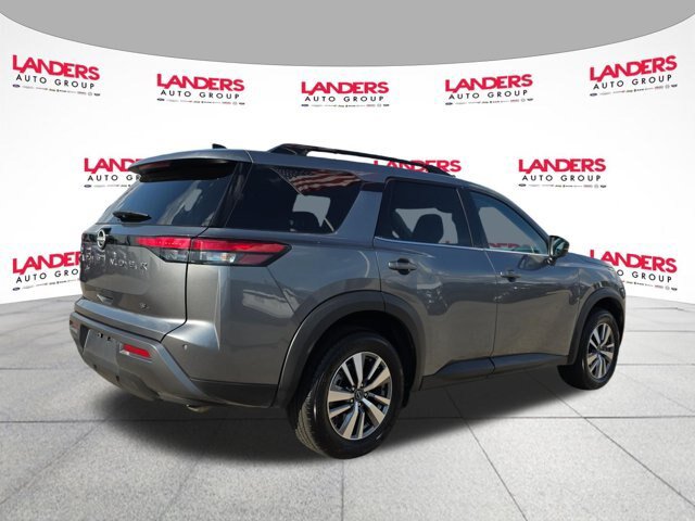 Used 2026 Nissan Pathfinder SL FWD image 3