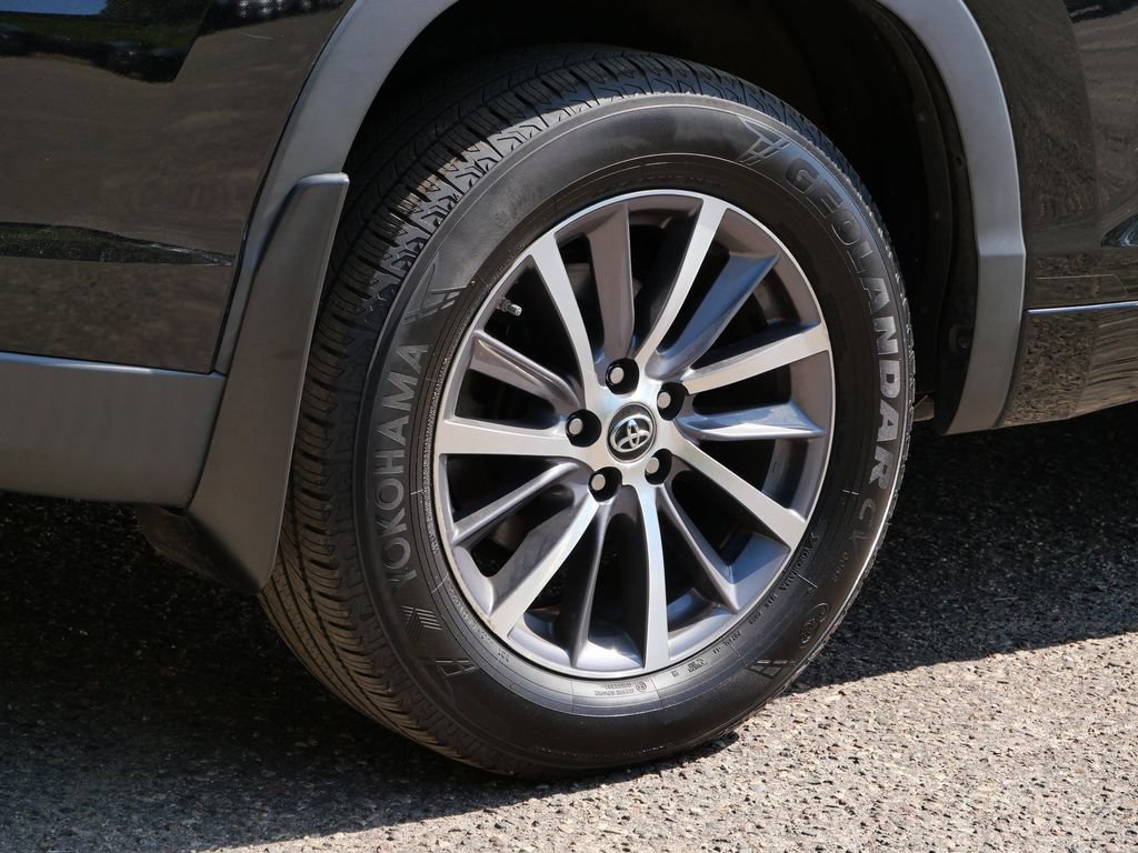 Used 2018 Toyota Highlander XLE AWD/4WD image 7
