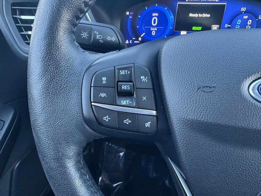 Certified 2020 Ford Escape Titanium AWD/4WD image 28