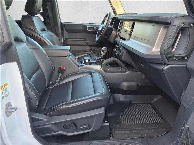Certified 2025 Ford Bronco Outer Banks w/ Sasquatch Package AWD/4WD image 19