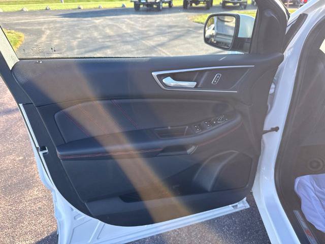 Certified 2024 Ford Edge ST-Line w/ Class II Trailer Tow Package AWD/4WD image 21