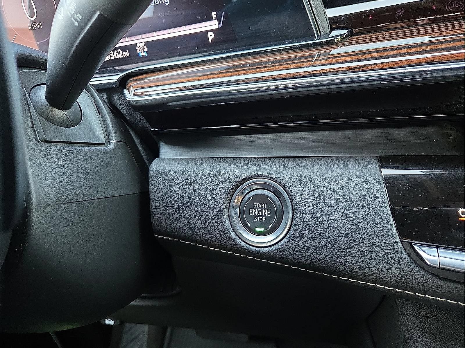 Used 2024 Cadillac Escalade Premium Luxury w/ Performance Package AWD/4WD image 21