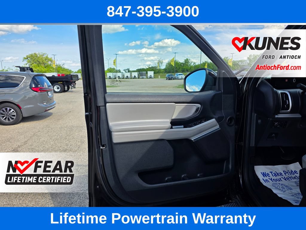 Certified 2025 Ford Expedition Active AWD/4WD image 18