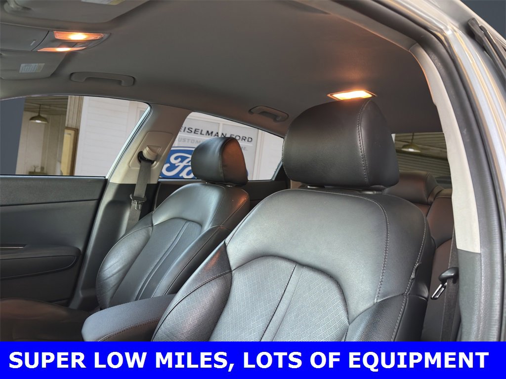 Used 2019 Kia Optima EX image 16