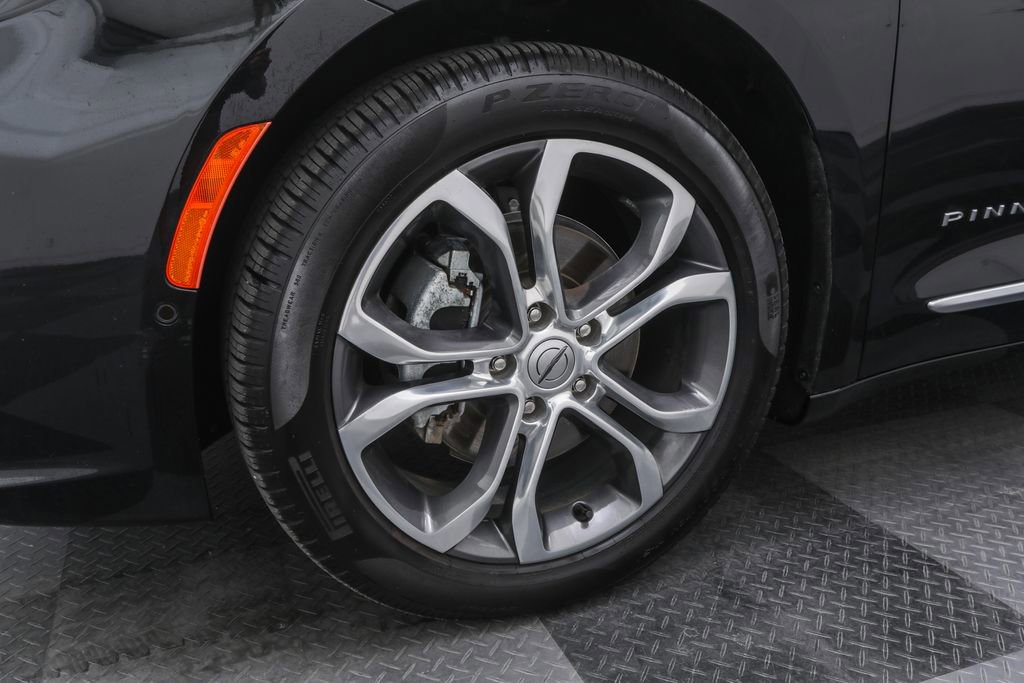 Used 2024 Chrysler Pacifica Pinnacle w/ Trailer Tow Group image 9