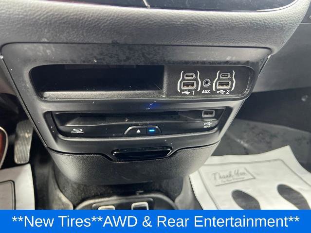Used 2021 Chrysler Pacifica Touring-L w/ Uconnect Theater Family Group AWD/4WD image 18