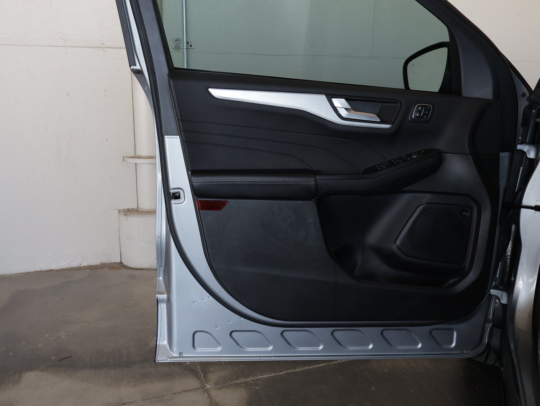 Certified 2023 Ford Escape Platinum w/ Premium Technology Package AWD/4WD image 35