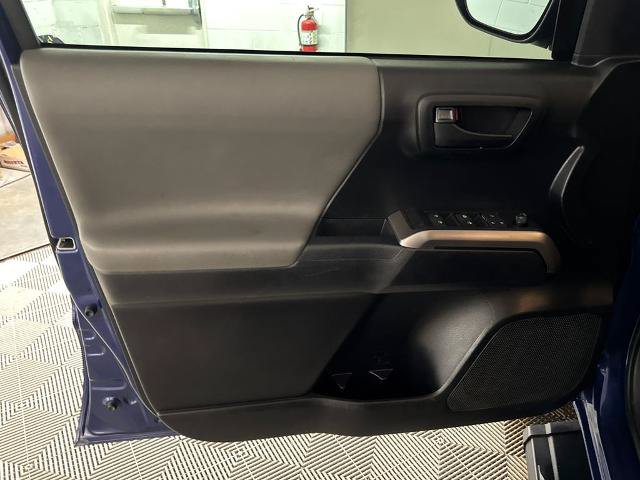 Used 2022 Toyota Tacoma SR5 w/ Technology Package RWD image 16