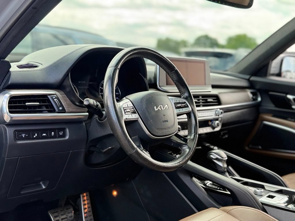Used 2022 Kia Telluride SX w/ SX Prestige Package AWD/4WD image 9