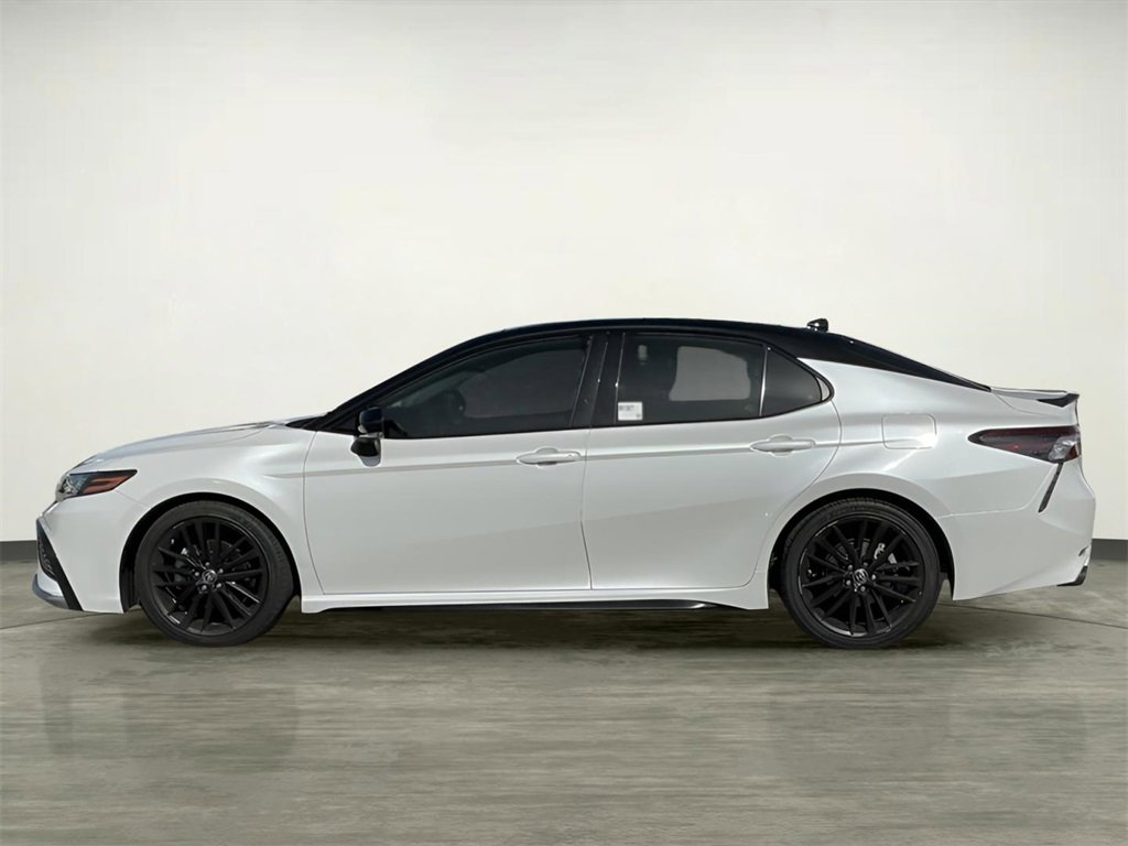 Used 2022 Toyota Camry XSE image 16