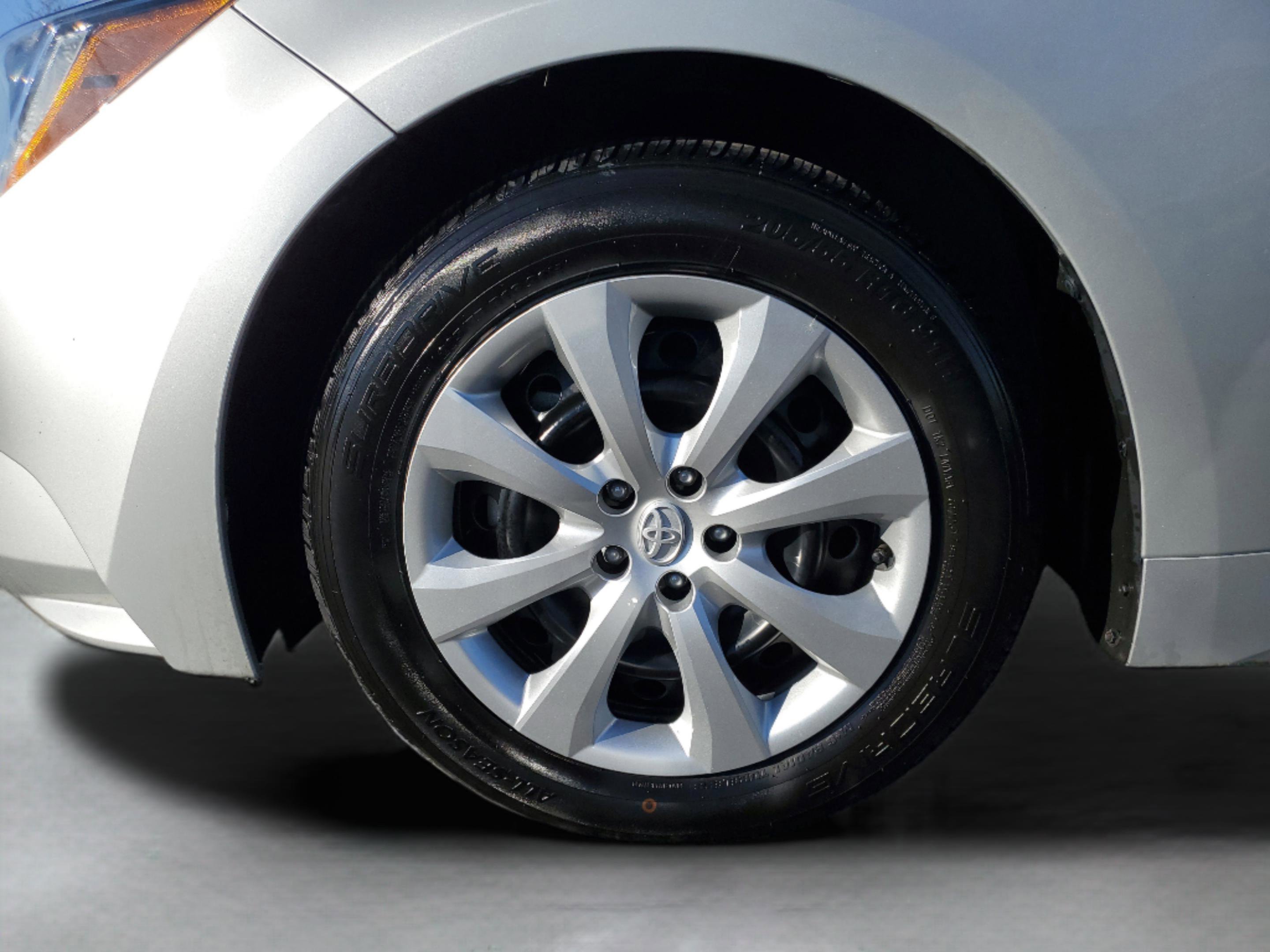 Used 2024 Toyota Corolla LE image 7