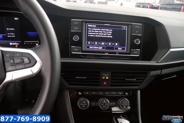 Used 2022 Volkswagen Jetta SE image 20