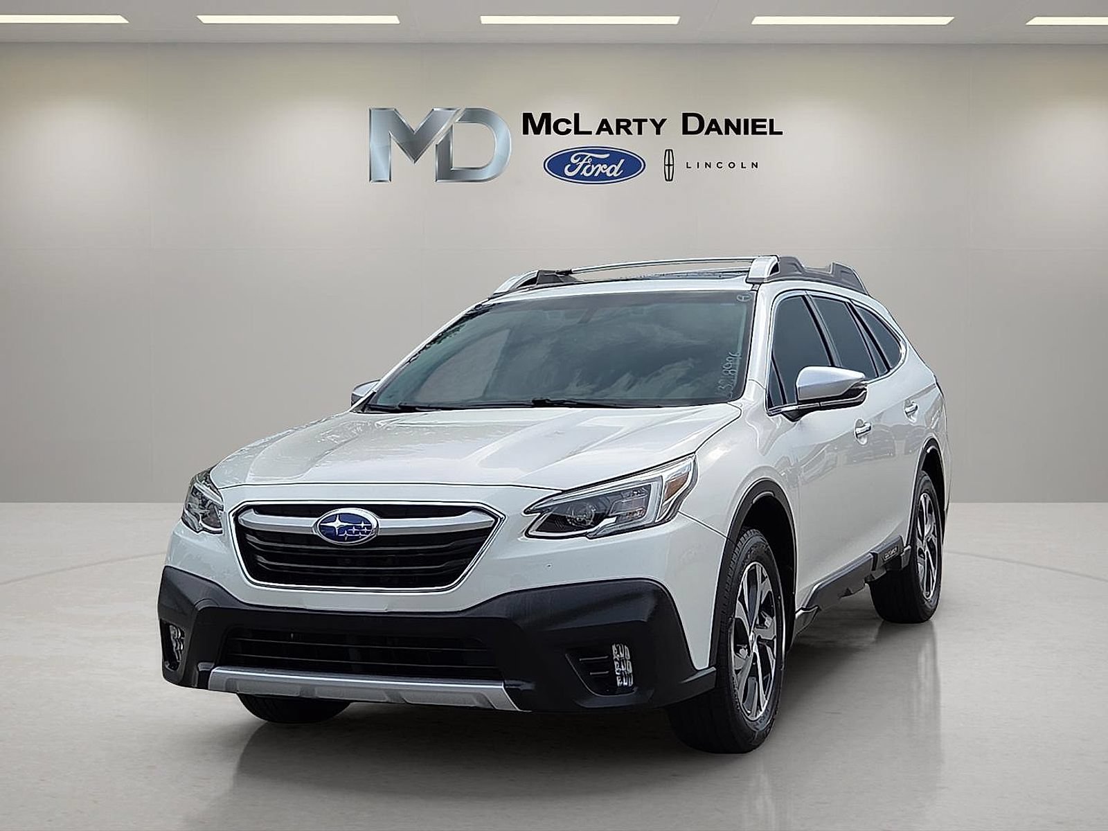 Used 2020 Subaru Outback Touring AWD/4WD image 2